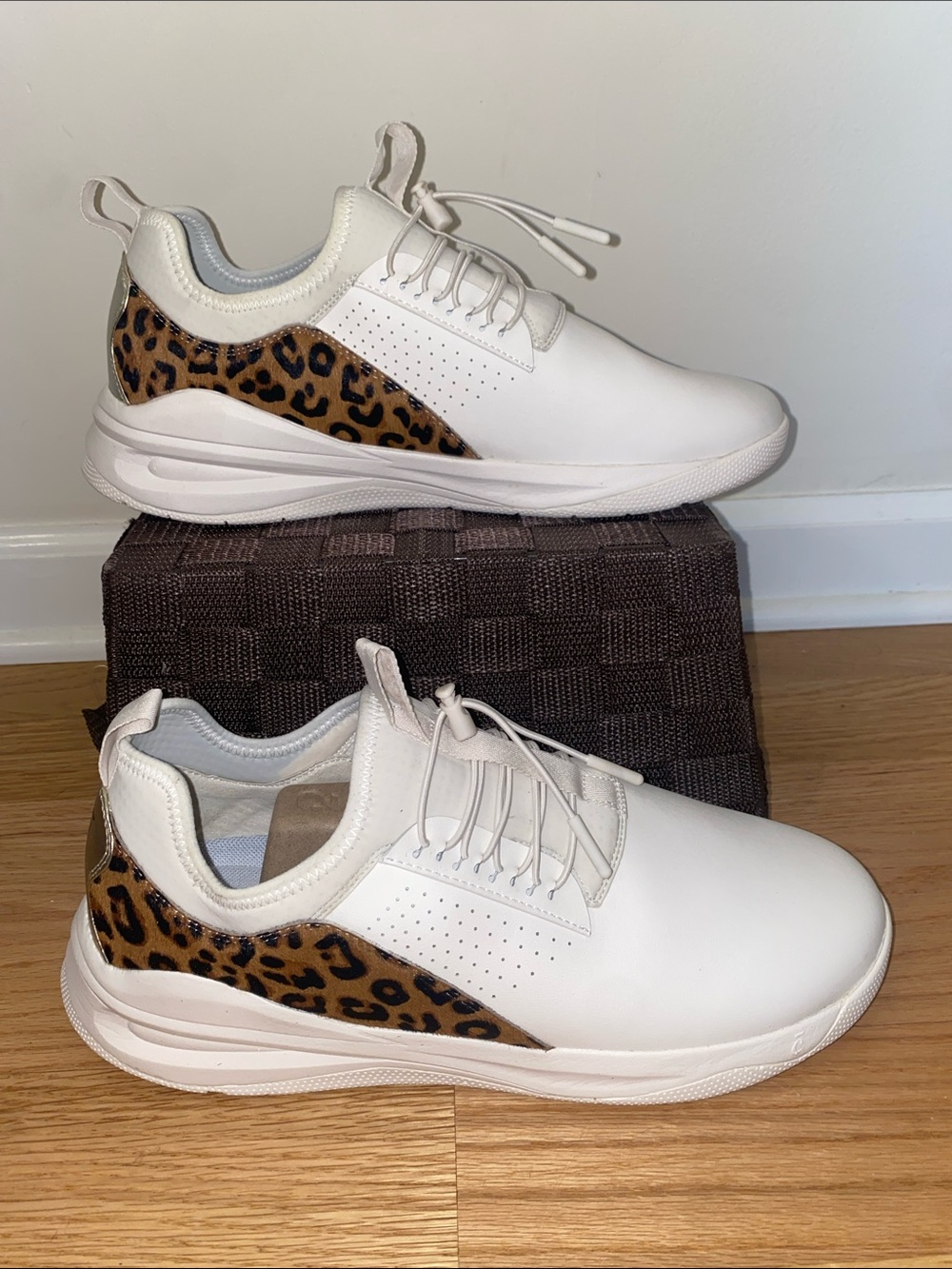 Clove Mens Size 11.5 Animal Print Faux Fur Cream Brown Nurse Shoes Sneakers
